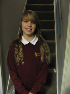 K redo för sin första skoldag i England