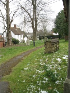 Ingen Barnaby så långt ögat kan nå. Inte ens inne i kyrkan. Men ganska coola gravar.