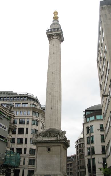 Nästa stopp var Monumentet över den stora branden i London (från 1600-talet) som inte ser så jättestor ut från utsidan. 