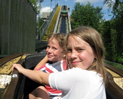 På slutet var det ett rejält plask så alla i båten blev blöta. Lite Lisberg- och flumride-nostalgi.