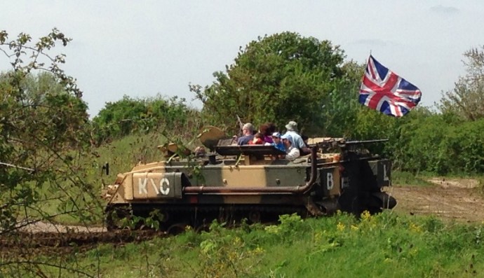 Patriotiskt militärfordon