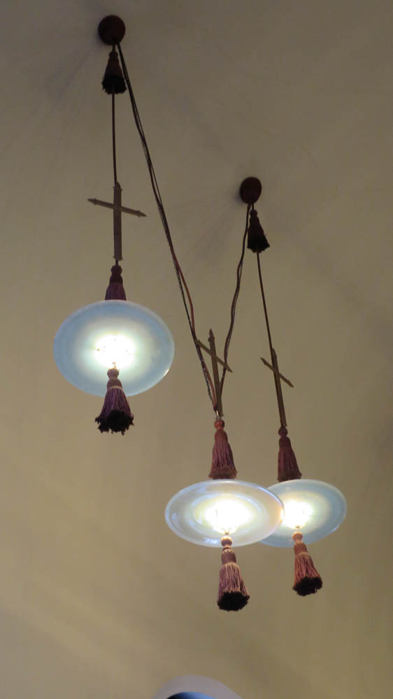 Campion hall hade tofsar på sin belysning i kapellet.