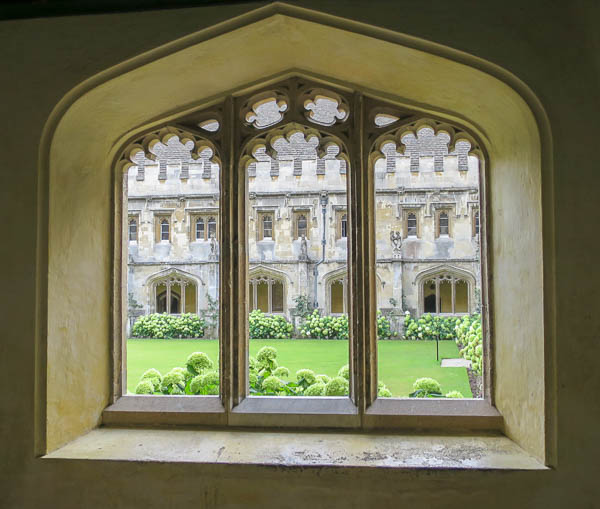 Mest gillade jag de fina fönstren och de vilsamma planteringarna.